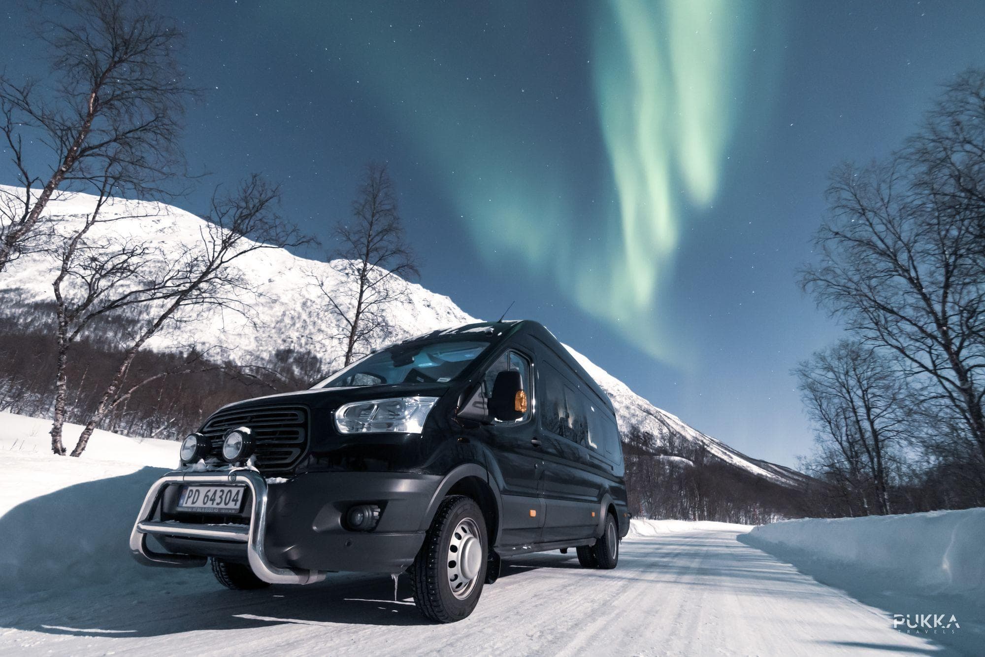 Northern Lights Mini Bus Chase in Troms