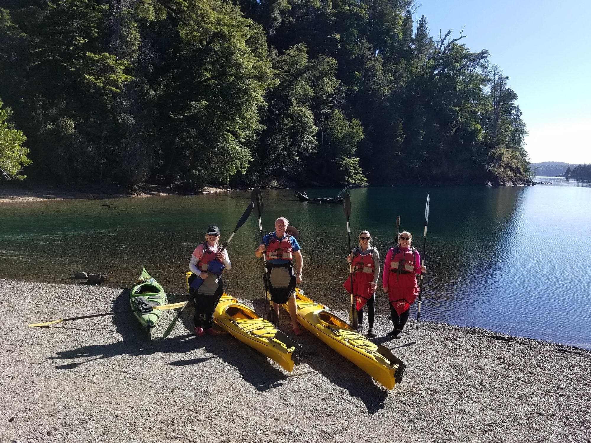 Day Kayaking in Moreno Lake