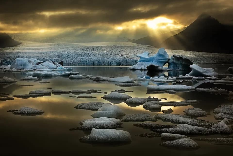 Summer Exploration in Iceland / Self Drive