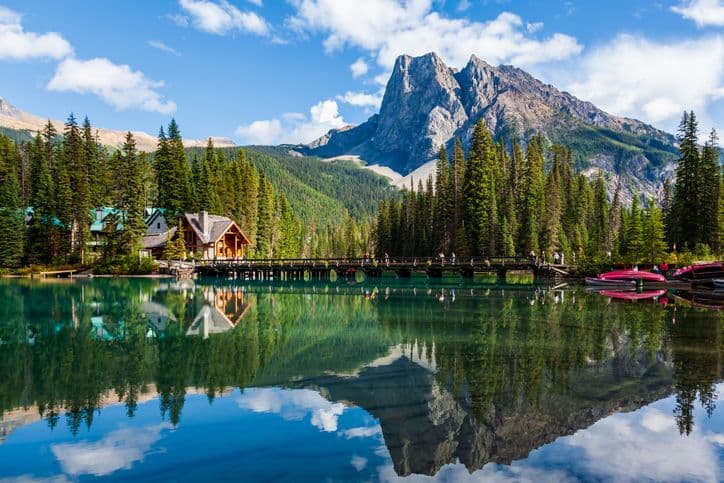 Custom Private Tour: Banff, Moraine Lake, Lake Louise & Beyond