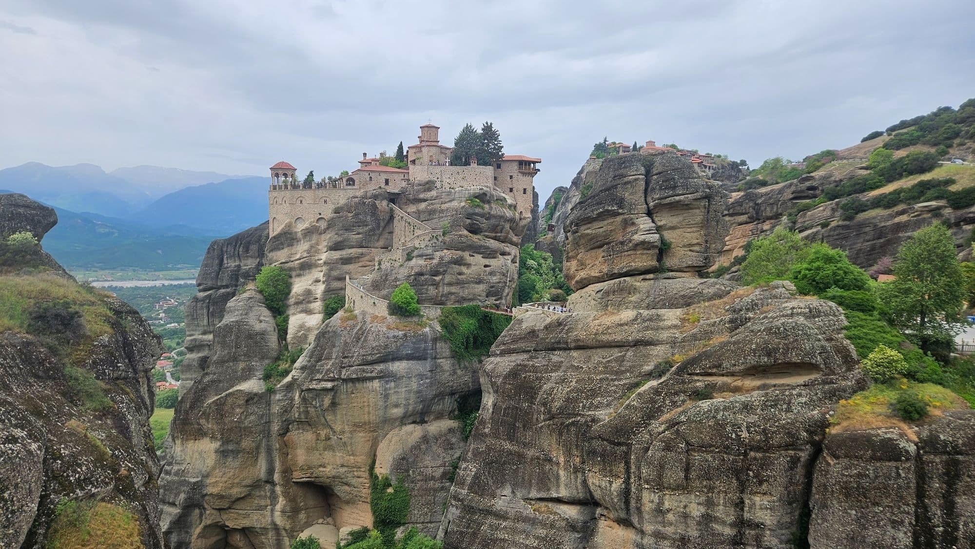 Full Day Meteora Hiking and Monastery Visit